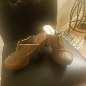 Clogs